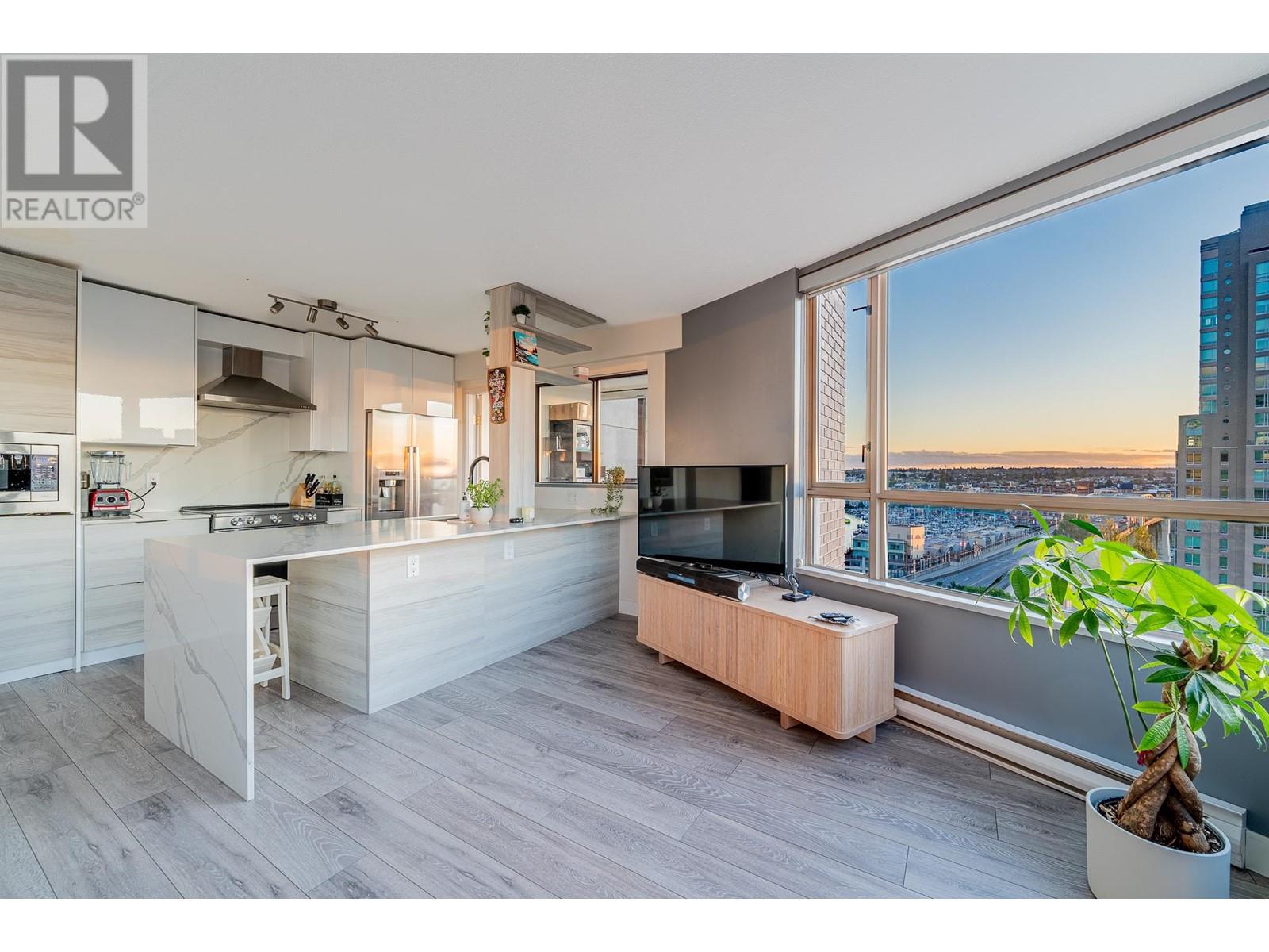 Listing Picture 3 of 29 : 1205 1003 PACIFIC STREET, Vancouver / 溫哥華 - 魯藝地產 Yvonne Lu Group - MLS Medallion Club Member