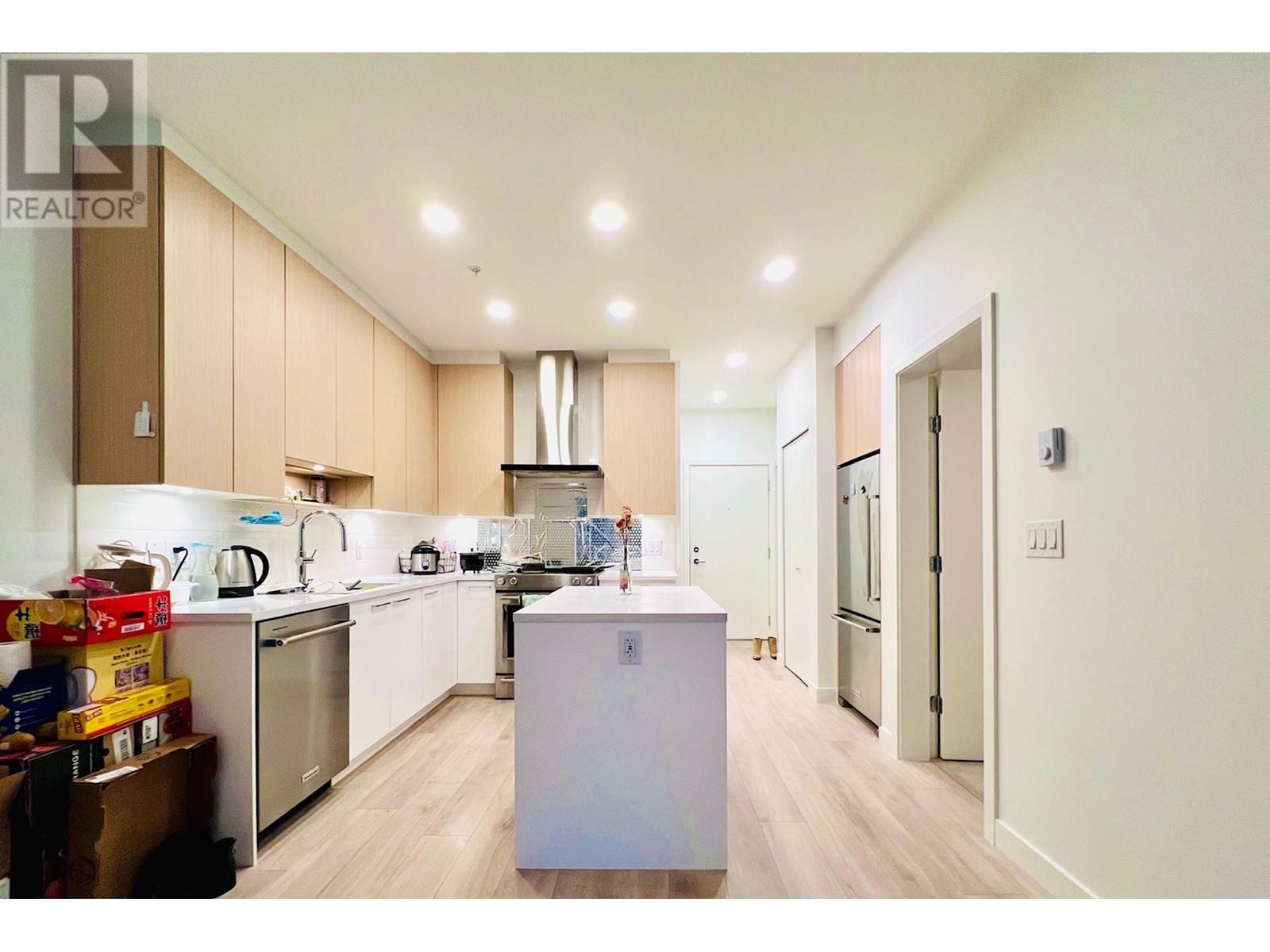 209 7588 16th Street, Burnaby, British Columbia  V3N 0H8 - Photo 4 - R2966238