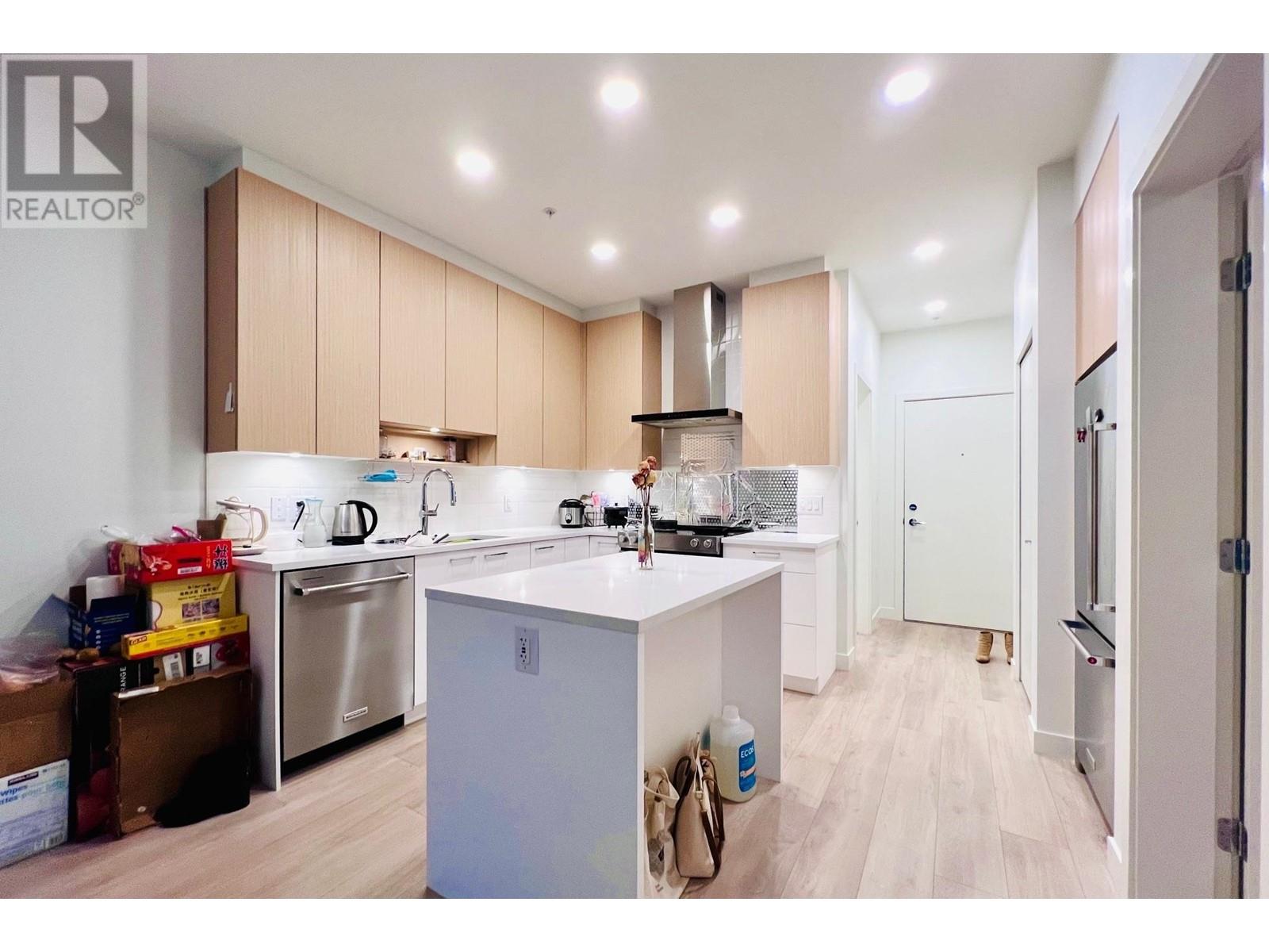 209 7588 16th Street, Burnaby, British Columbia  V3N 0H8 - Photo 5 - R2966238