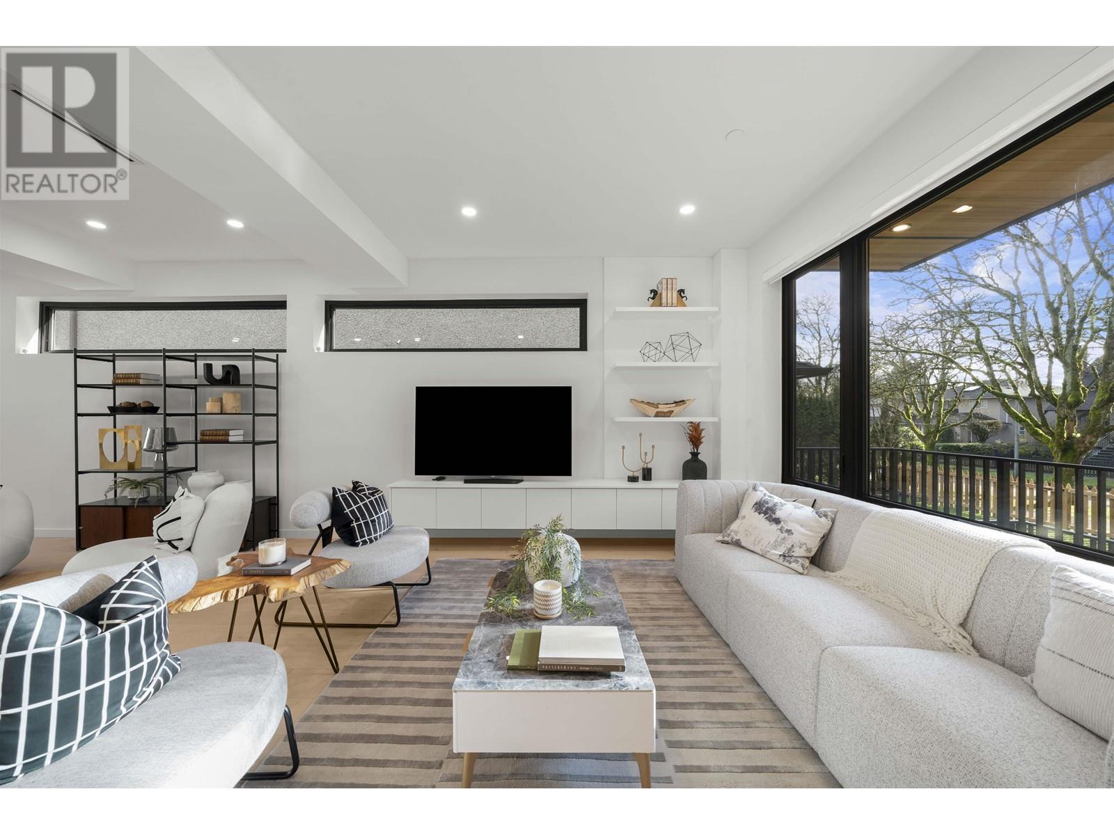 Listing Picture 12 of 40 : 3249 W 33RD AVENUE, Vancouver / 溫哥華 - 魯藝地產 Yvonne Lu Group - MLS Medallion Club Member