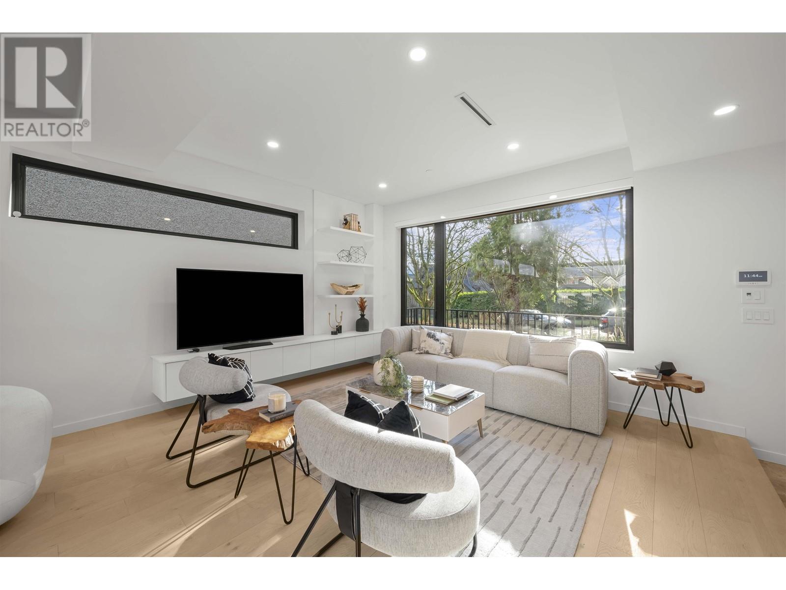 Listing Picture 13 of 40 : 3249 W 33RD AVENUE, Vancouver / 溫哥華 - 魯藝地產 Yvonne Lu Group - MLS Medallion Club Member