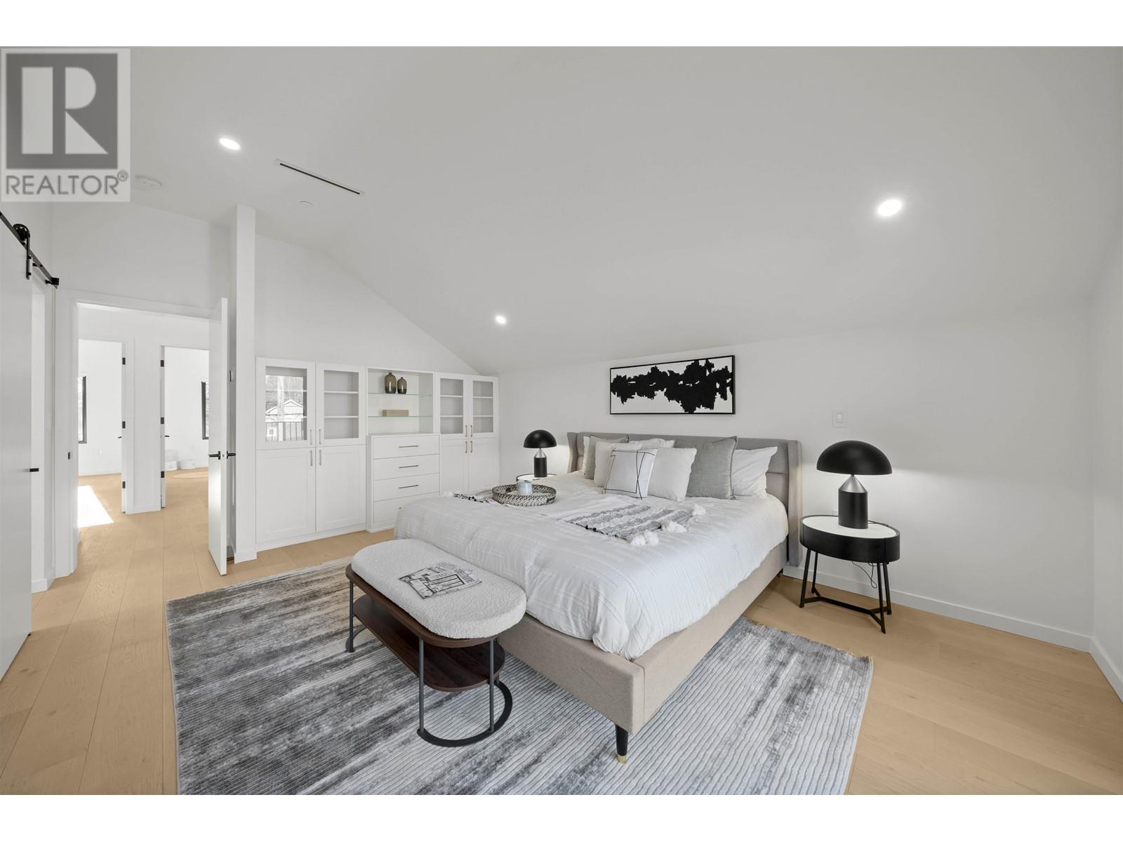 Listing Picture 16 of 40 : 3249 W 33RD AVENUE, Vancouver / 溫哥華 - 魯藝地產 Yvonne Lu Group - MLS Medallion Club Member