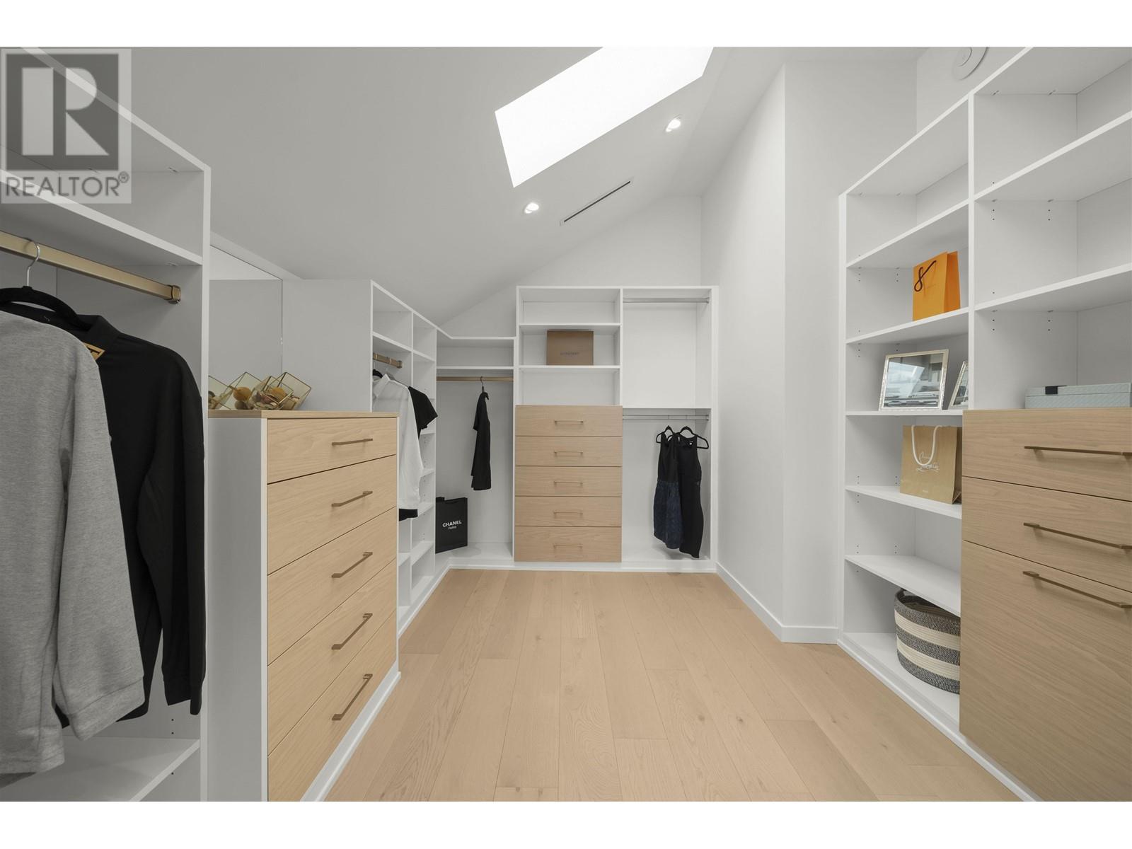 Listing Picture 19 of 40 : 3249 W 33RD AVENUE, Vancouver / 溫哥華 - 魯藝地產 Yvonne Lu Group - MLS Medallion Club Member