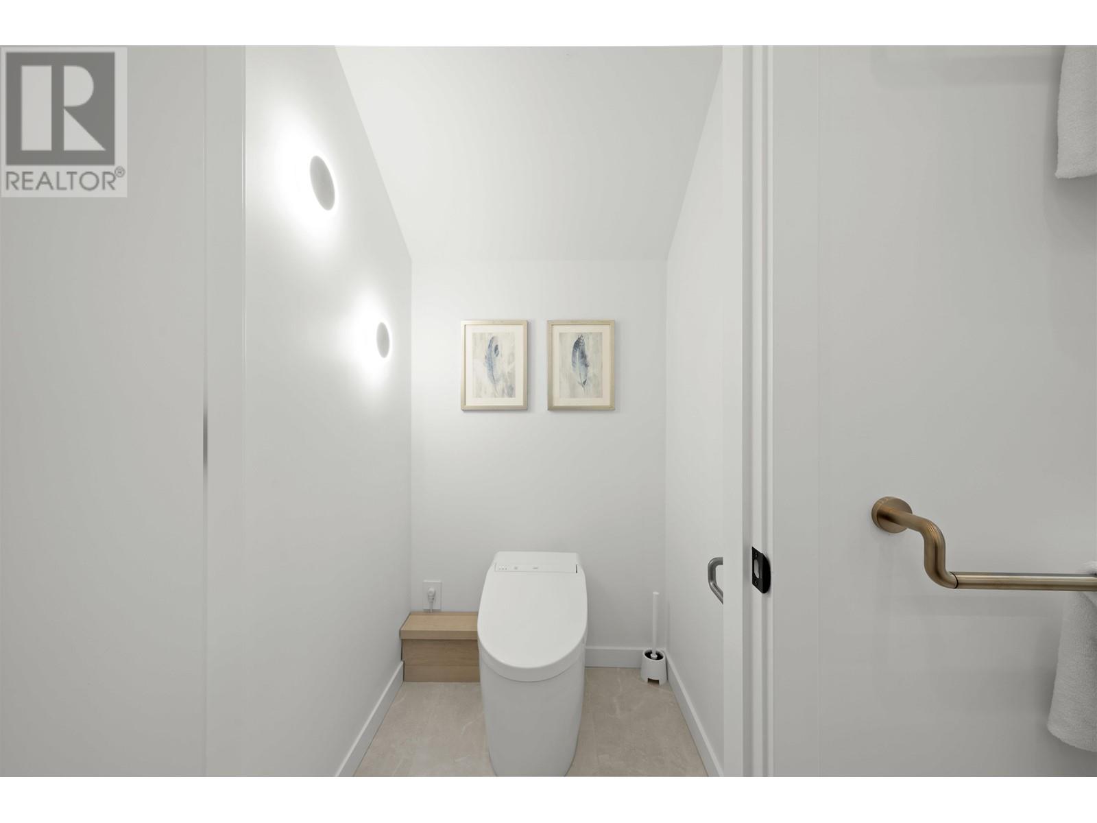 Listing Picture 23 of 40 : 3249 W 33RD AVENUE, Vancouver / 溫哥華 - 魯藝地產 Yvonne Lu Group - MLS Medallion Club Member