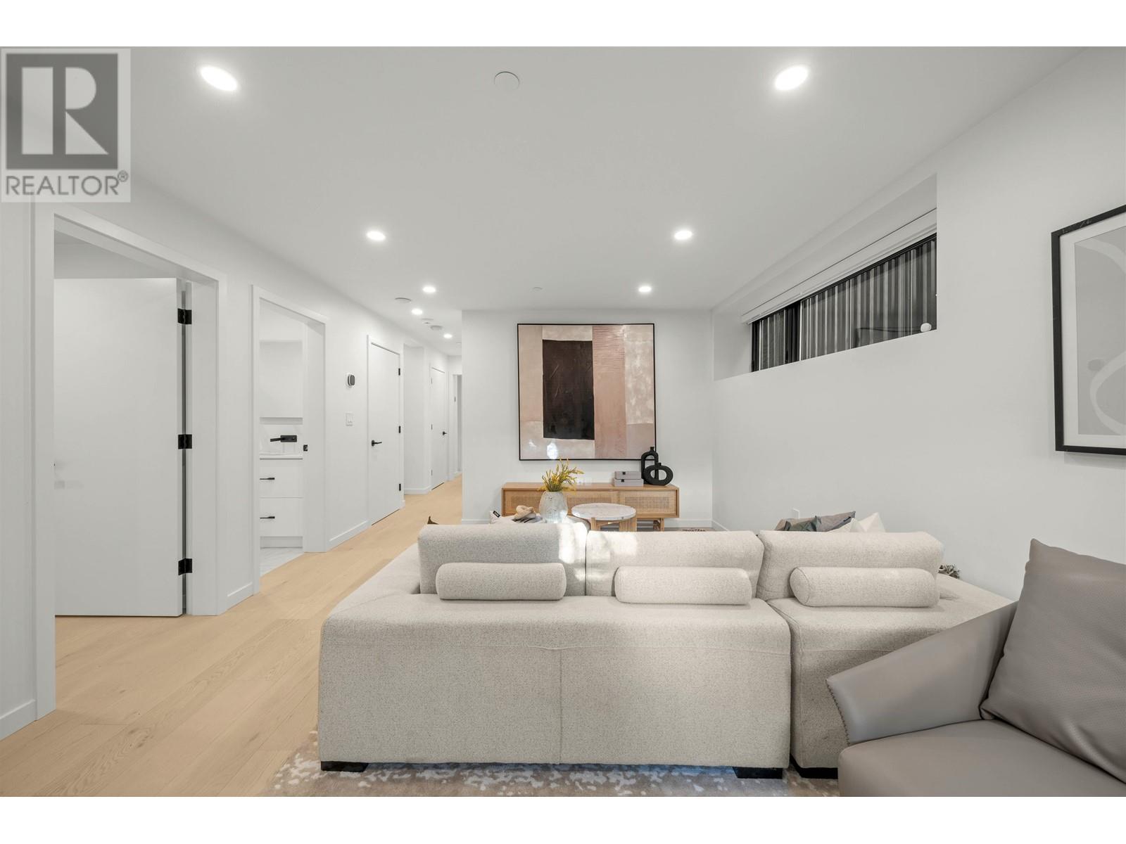 Listing Picture 29 of 40 : 3249 W 33RD AVENUE, Vancouver / 溫哥華 - 魯藝地產 Yvonne Lu Group - MLS Medallion Club Member