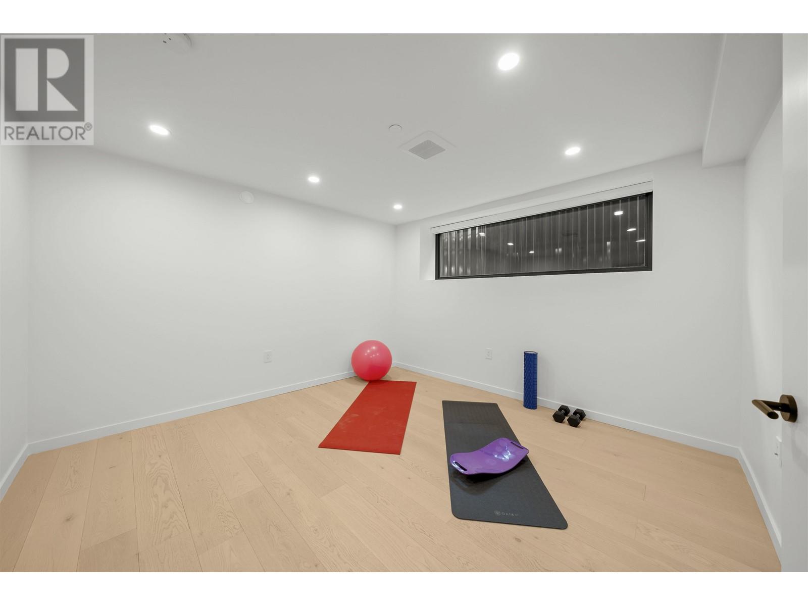 Listing Picture 31 of 40 : 3249 W 33RD AVENUE, Vancouver / 溫哥華 - 魯藝地產 Yvonne Lu Group - MLS Medallion Club Member