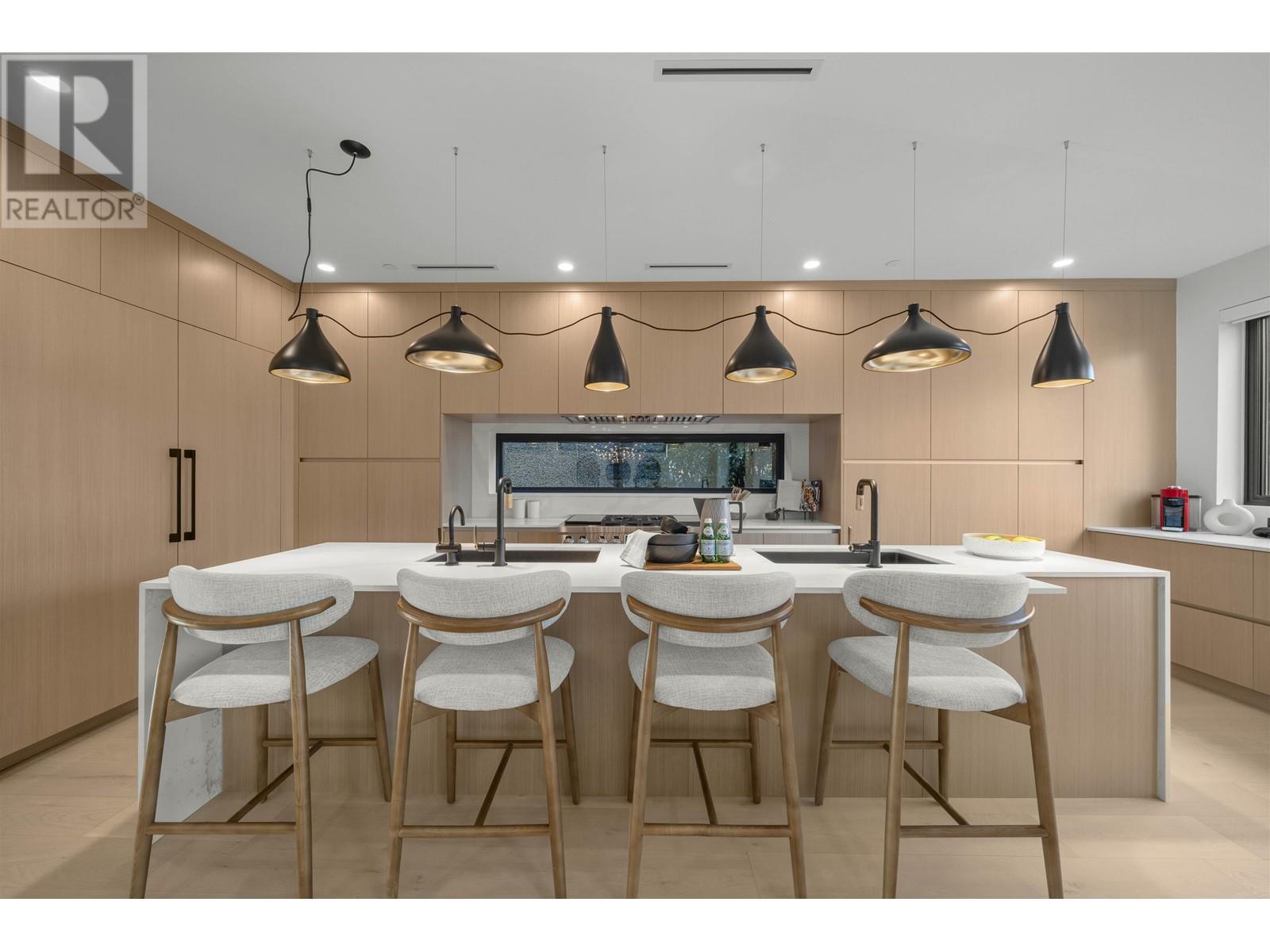 Listing Picture 6 of 40 : 3249 W 33RD AVENUE, Vancouver / 溫哥華 - 魯藝地產 Yvonne Lu Group - MLS Medallion Club Member