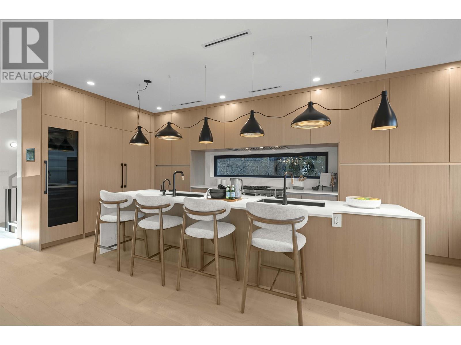 Listing Picture 8 of 40 : 3249 W 33RD AVENUE, Vancouver / 溫哥華 - 魯藝地產 Yvonne Lu Group - MLS Medallion Club Member