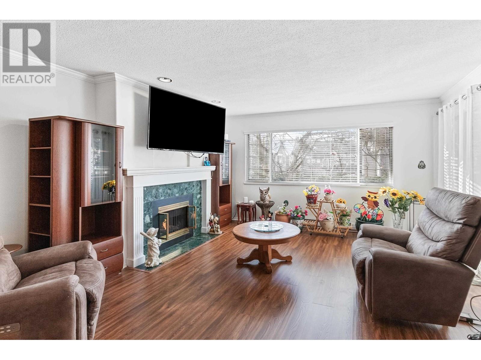 Listing Picture 11 of 38 : 103 8120 BENNETT ROAD, Richmond / 烈治文 - 魯藝地產 Yvonne Lu Group - MLS Medallion Club Member