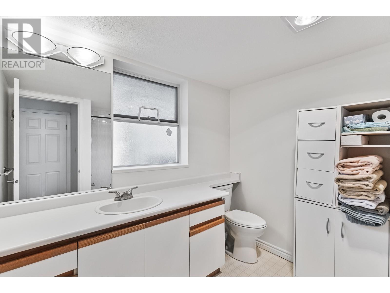Listing Picture 18 of 38 : 103 8120 BENNETT ROAD, Richmond / 烈治文 - 魯藝地產 Yvonne Lu Group - MLS Medallion Club Member