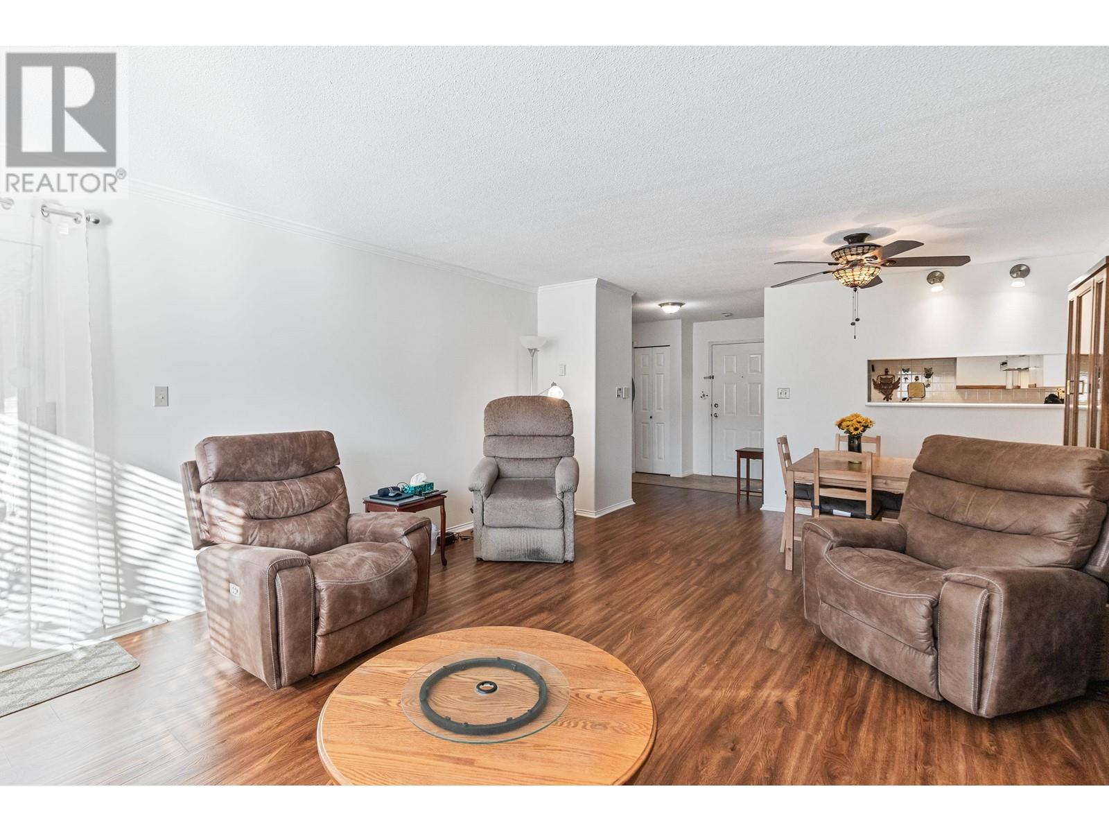 Listing Picture 13 of 38 : 103 8120 BENNETT ROAD, Richmond / 烈治文 - 魯藝地產 Yvonne Lu Group - MLS Medallion Club Member