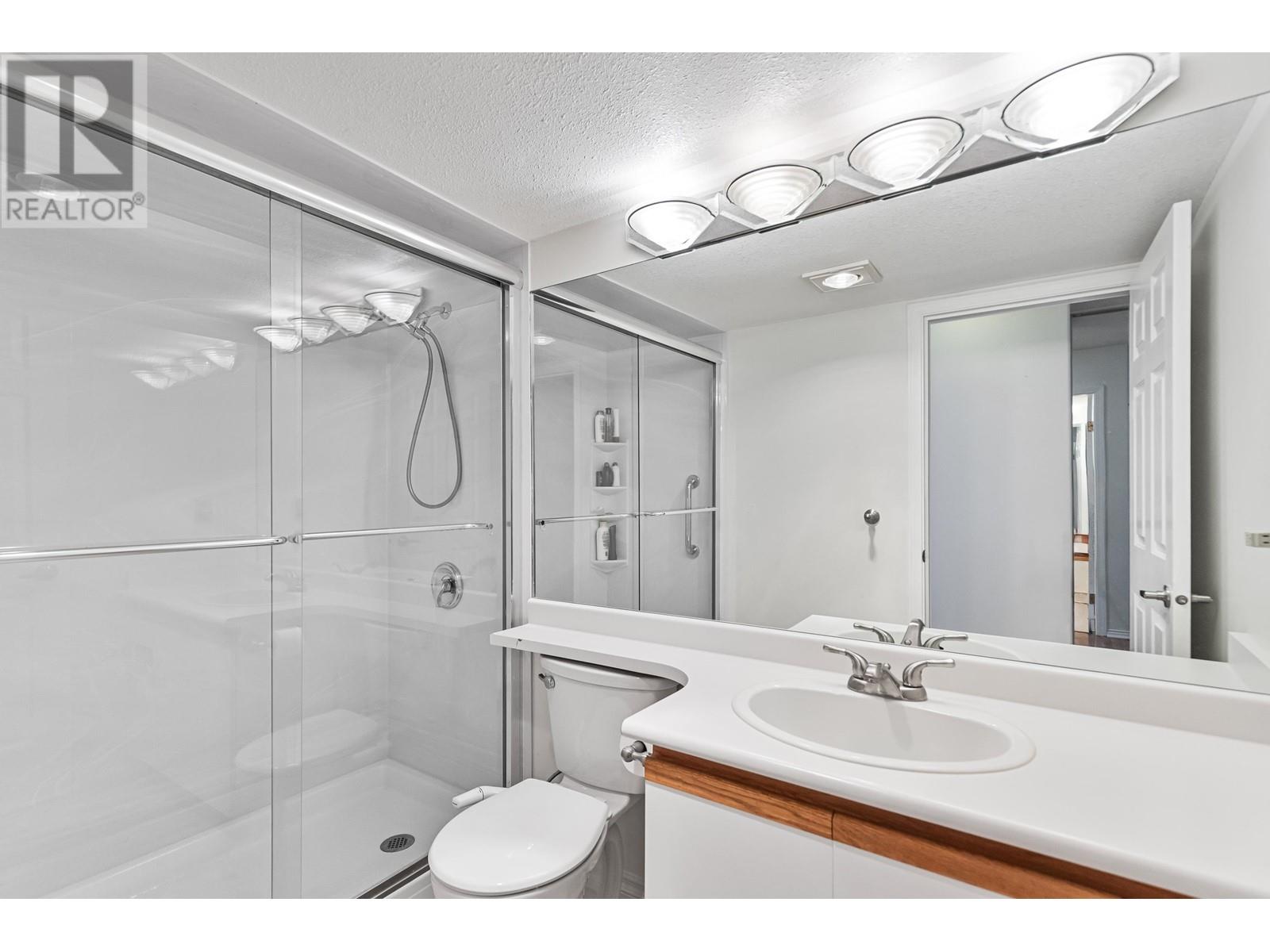 Listing Picture 14 of 38 : 103 8120 BENNETT ROAD, Richmond / 烈治文 - 魯藝地產 Yvonne Lu Group - MLS Medallion Club Member