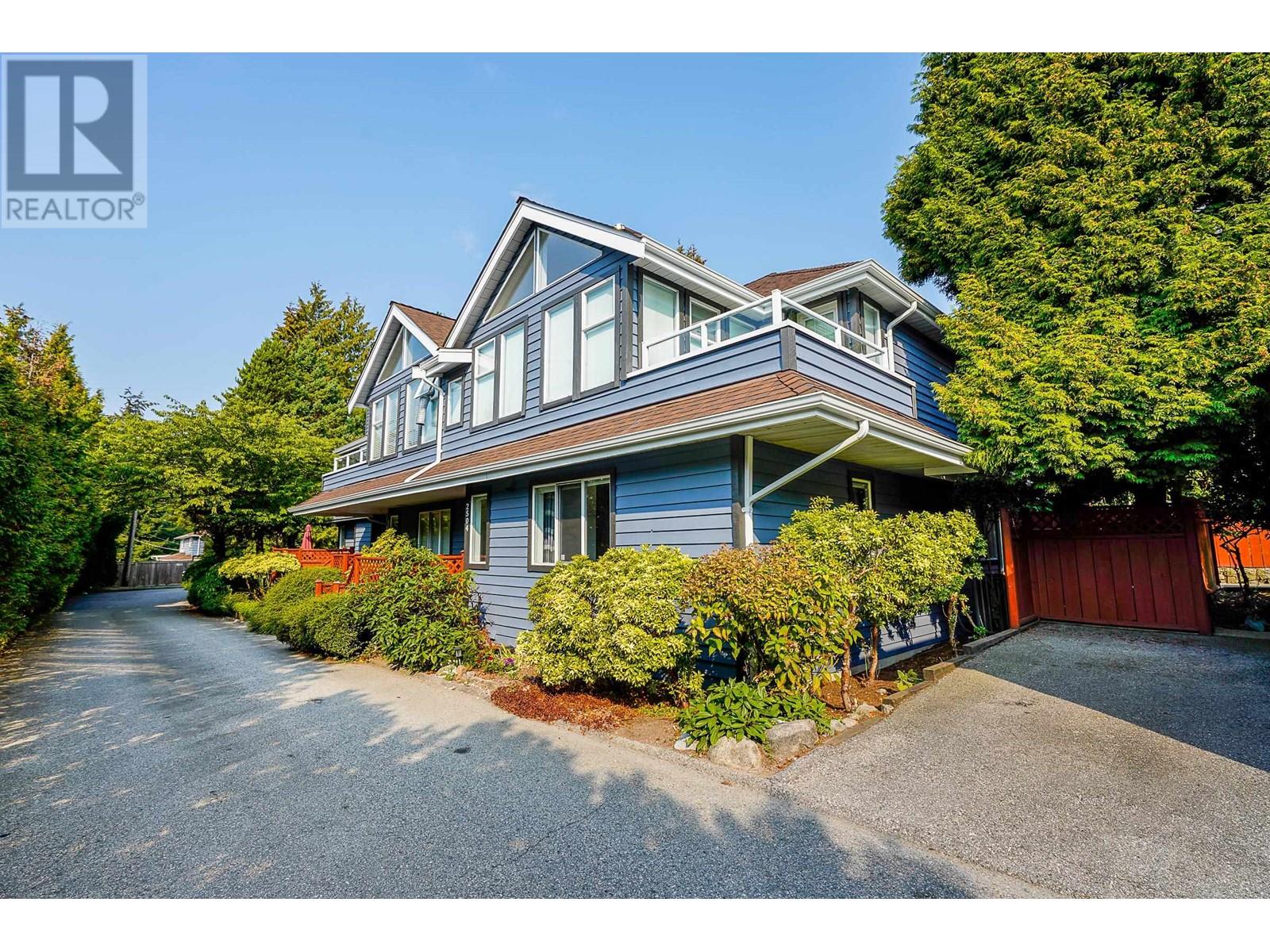 2504 Western Avenue, North Vancouver, British Columbia  V7N 3L1 - Photo 3 - R2966050