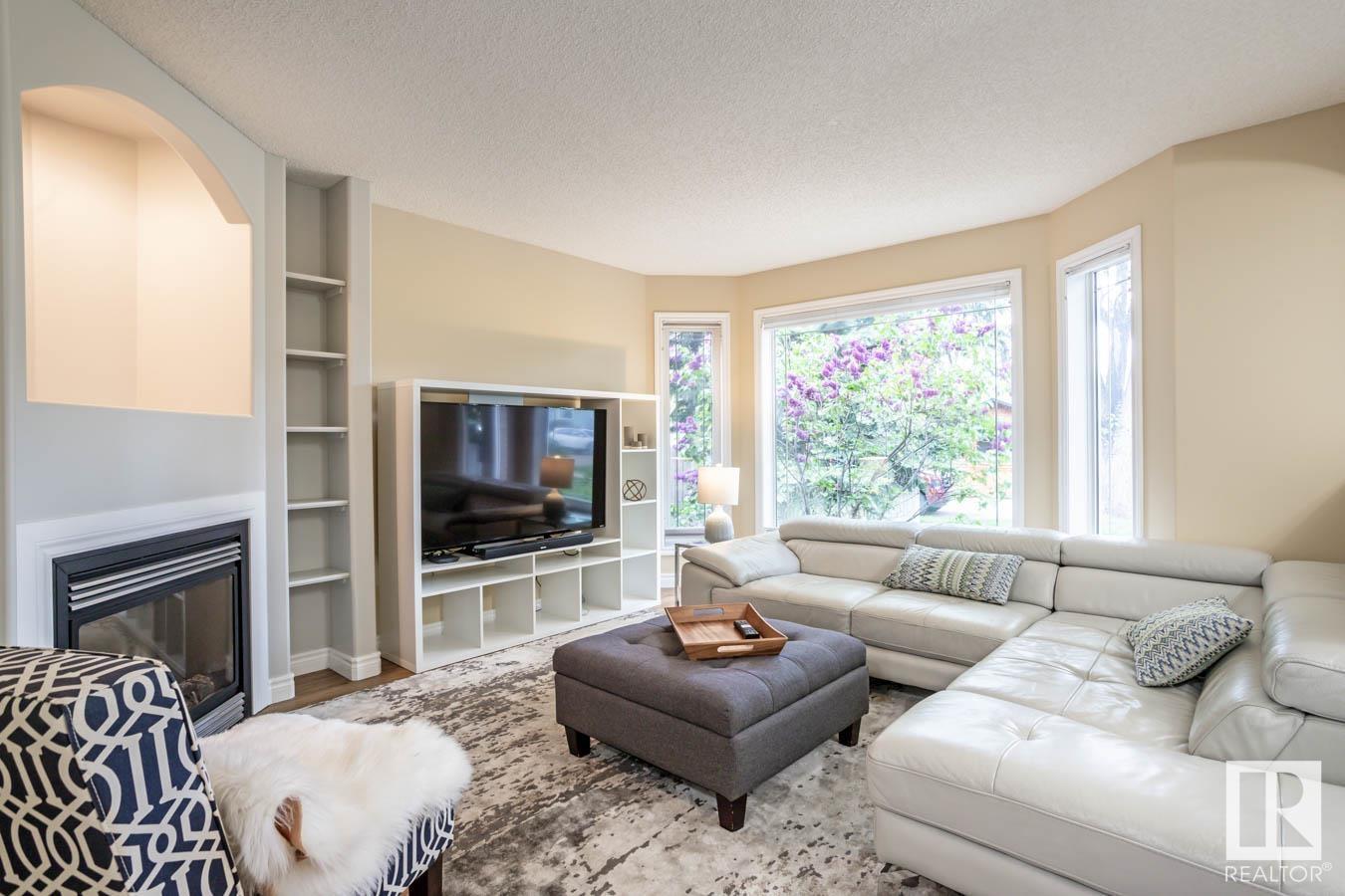 Property at 7547 80 AV NW image 3