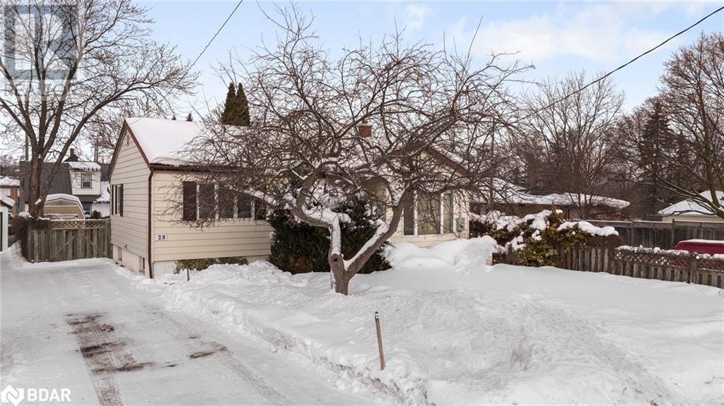28 Adelaide Street, Barrie, Ontario  L4N 3T5 - Photo 1 - 40697914