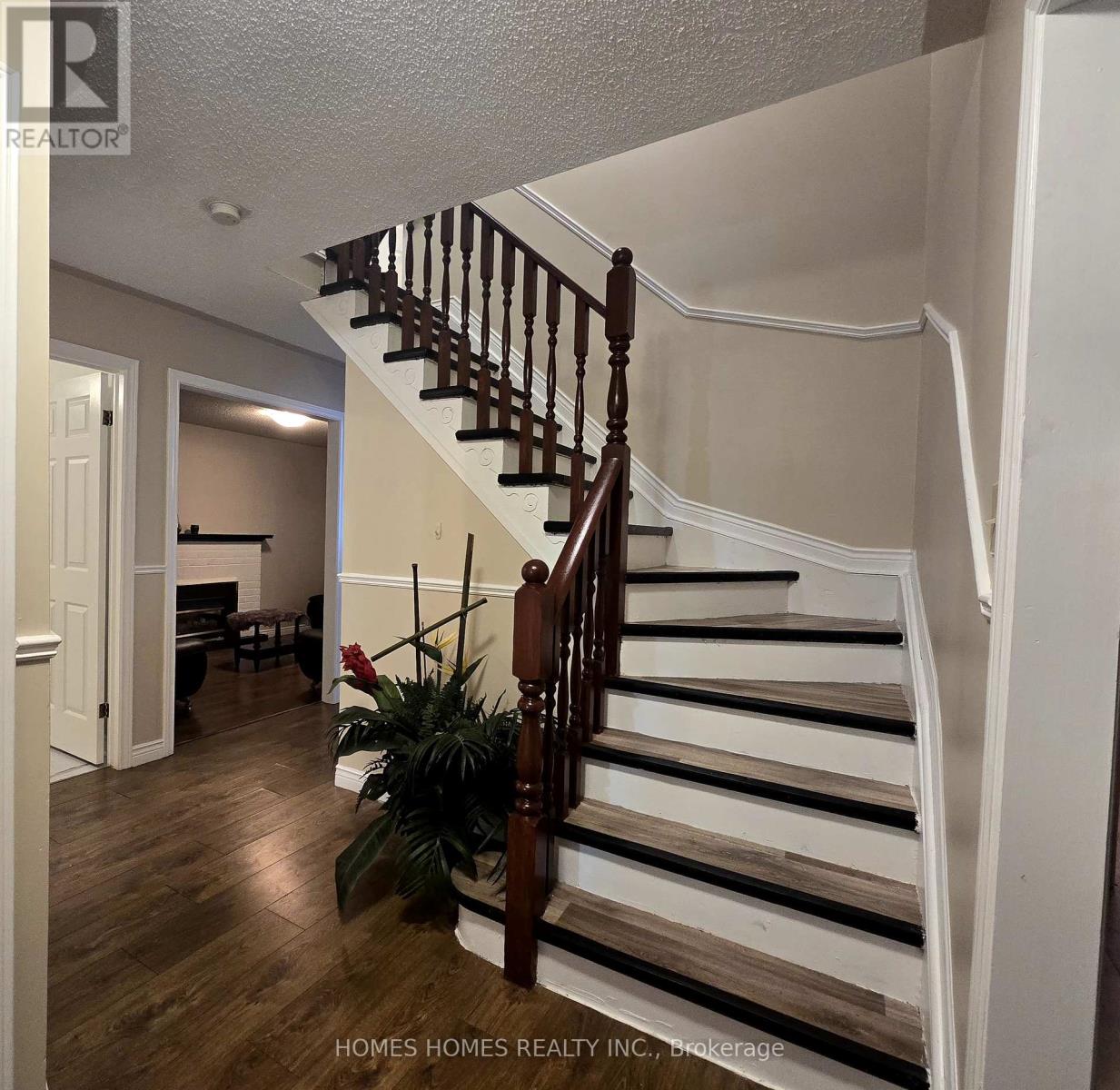 Property at 42 LAUREL STREET image 4