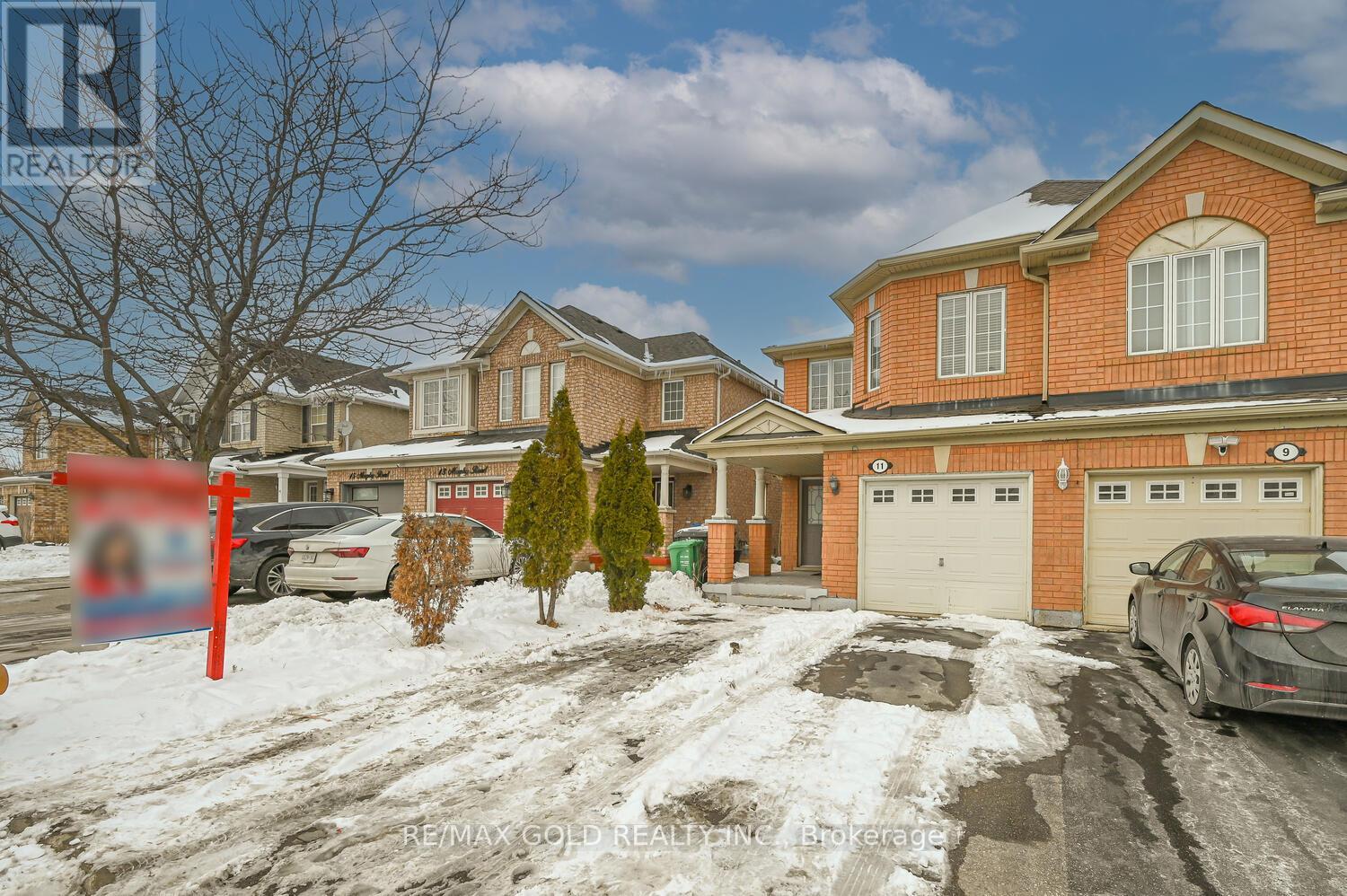 11 Murphy Road, Brampton, Ontario  L6S 0B1 - Photo 2 - W11970058