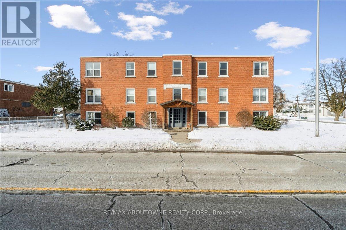 1 - 133 NORTH SERVICE ROAD E, Oakville, Ontario