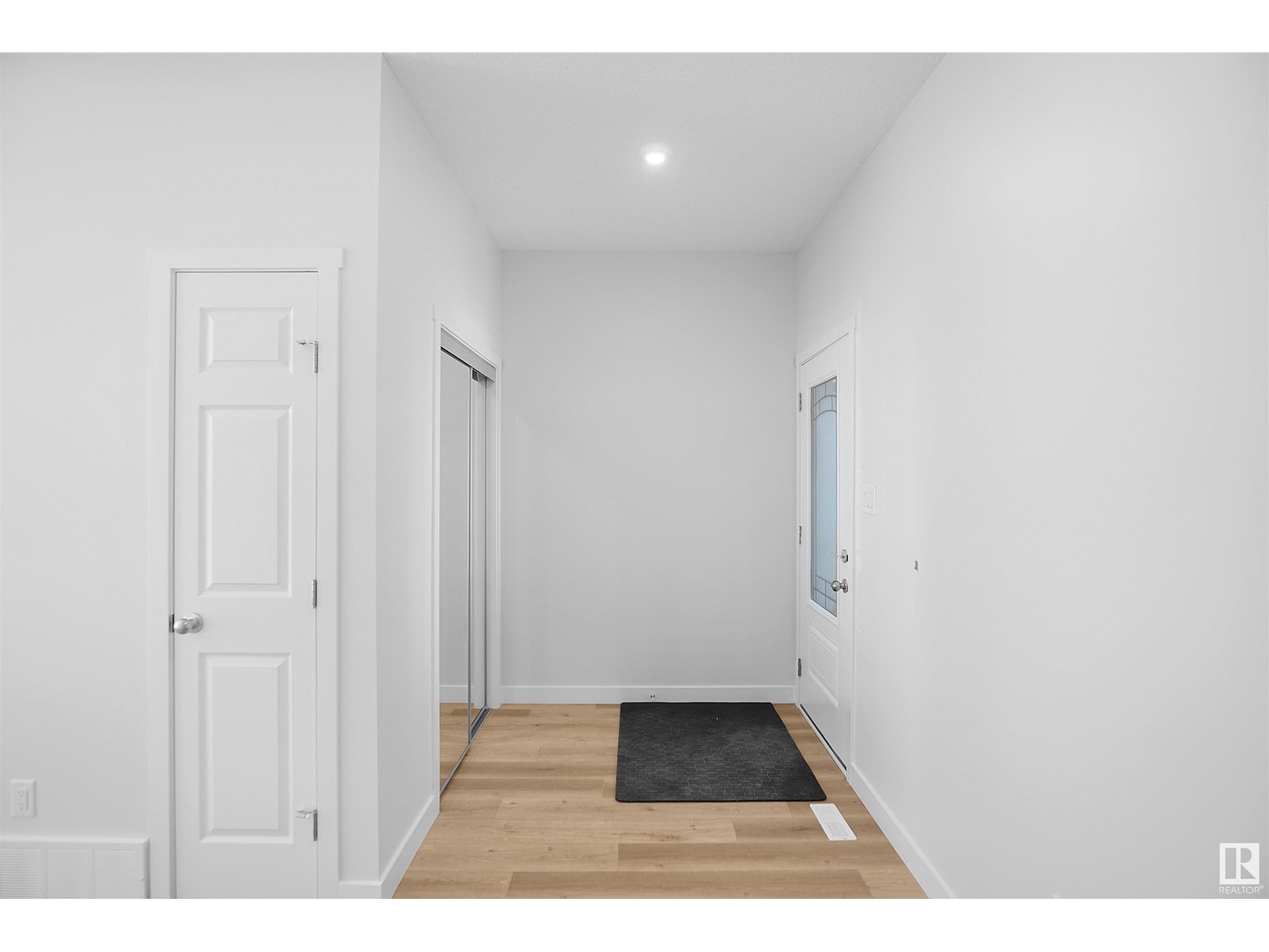 Property at 2124 210 ST NW image 3