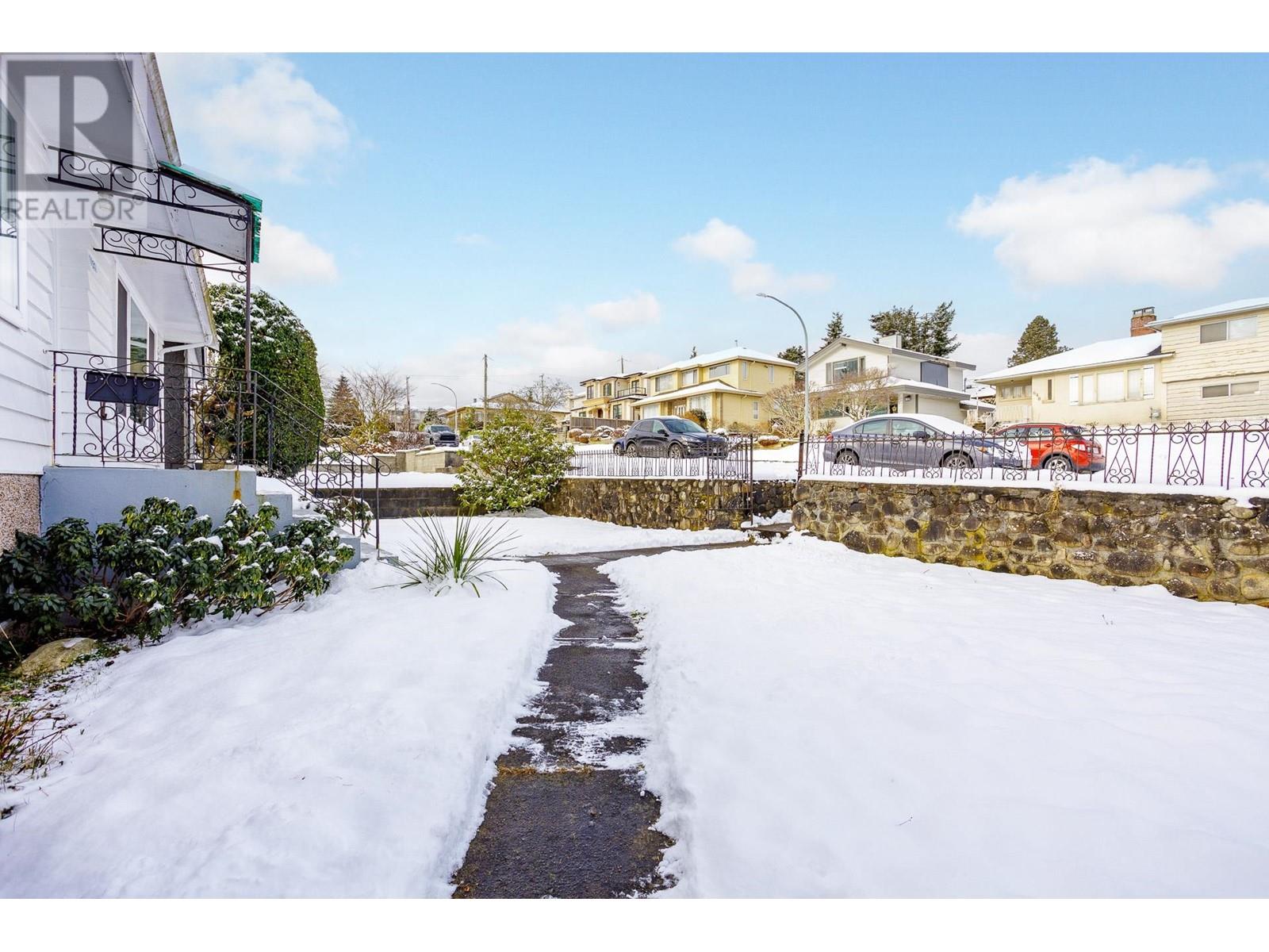 6430 Portland Street, Burnaby, British Columbia  V5E 1A2 - Photo 3 - R2964127
