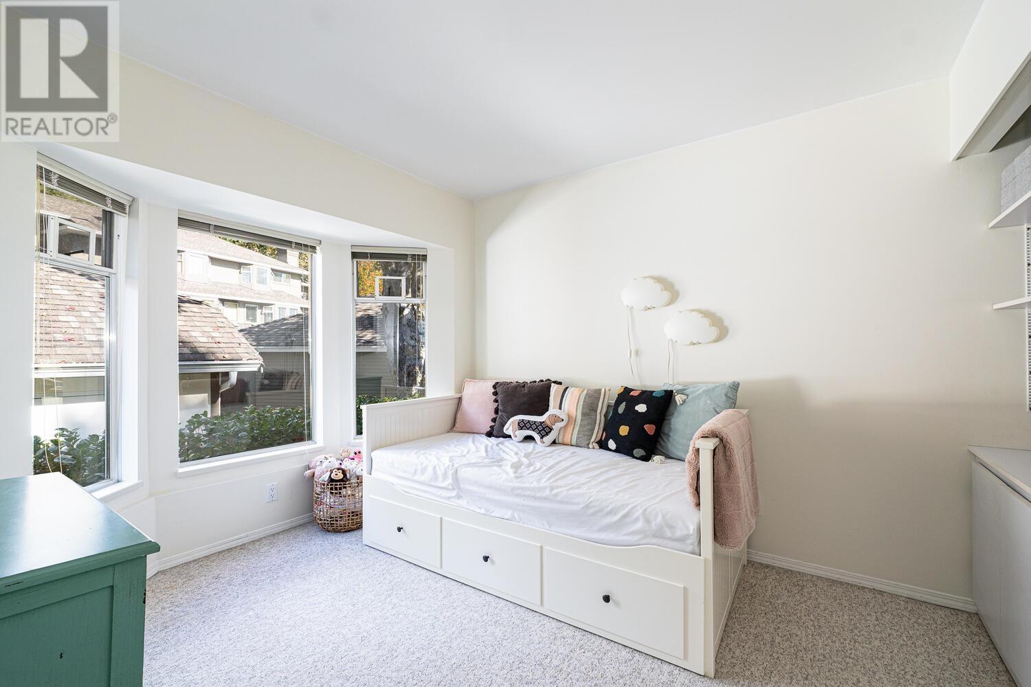 Listing Picture 12 of 24 : 8850 LARKFIELD DRIVE, Burnaby / 本拿比 - 魯藝地產 Yvonne Lu Group - MLS Medallion Club Member