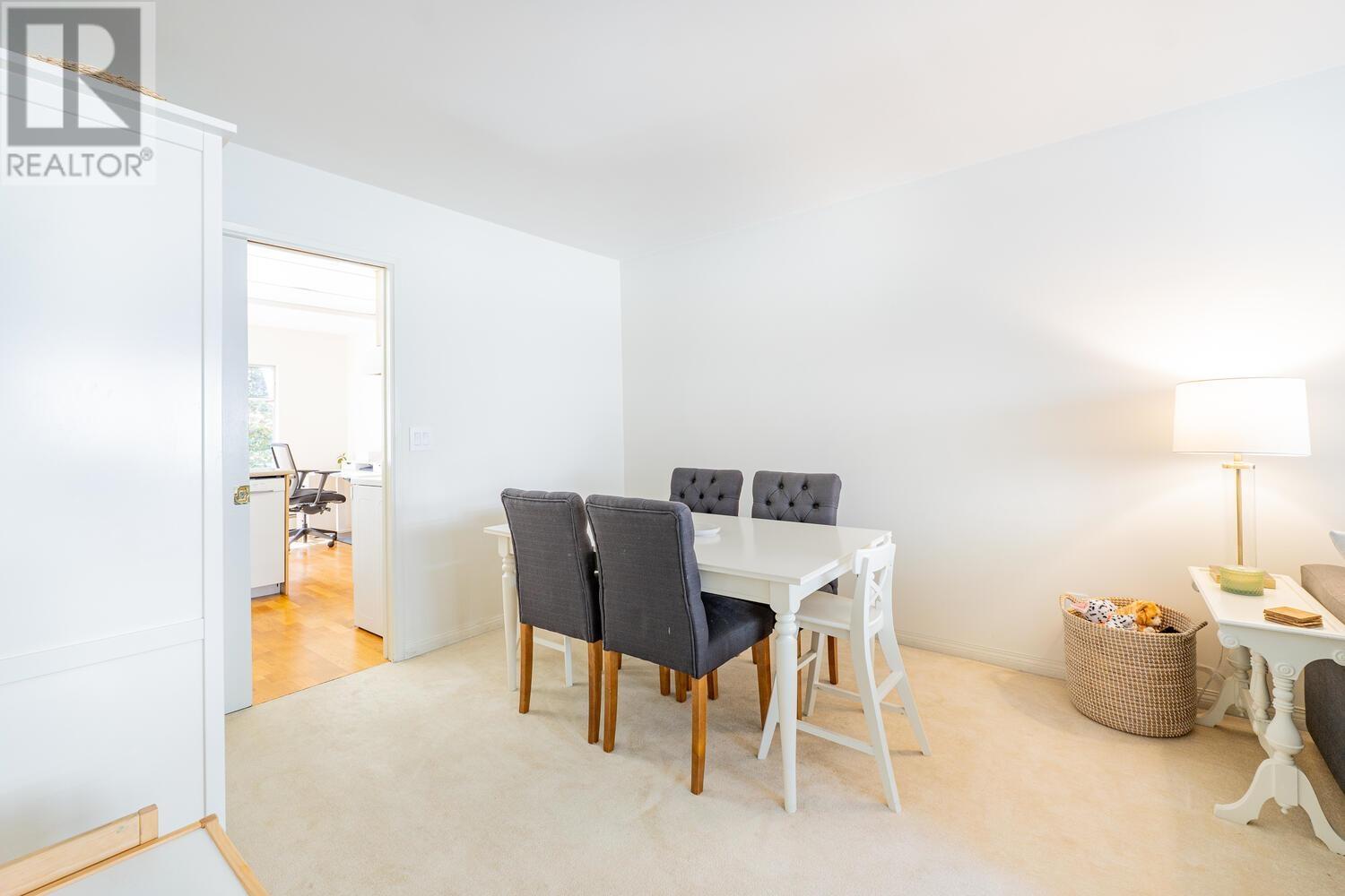 Listing Picture 18 of 24 : 8850 LARKFIELD DRIVE, Burnaby / 本拿比 - 魯藝地產 Yvonne Lu Group - MLS Medallion Club Member