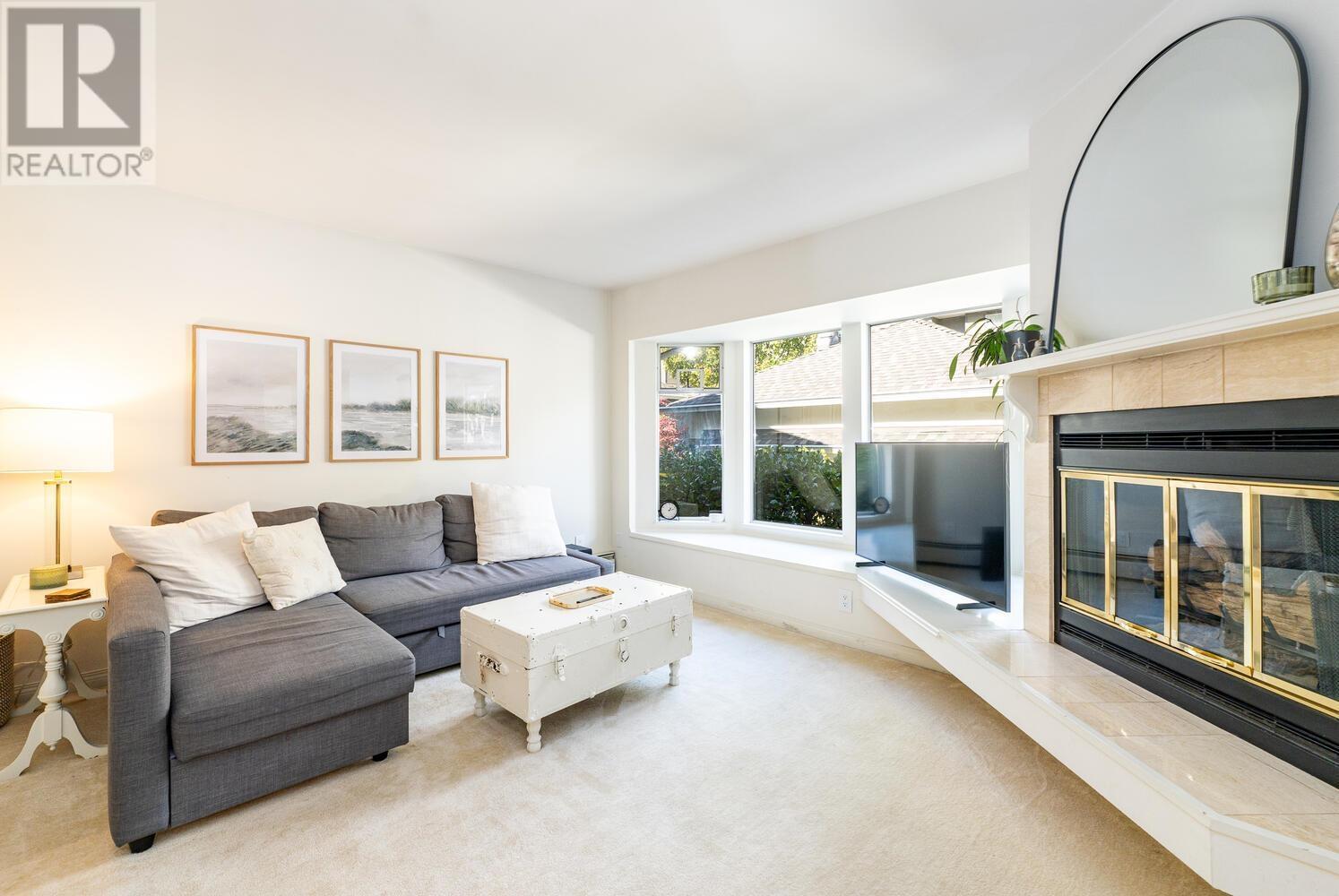 Listing Picture 19 of 24 : 8850 LARKFIELD DRIVE, Burnaby / 本拿比 - 魯藝地產 Yvonne Lu Group - MLS Medallion Club Member