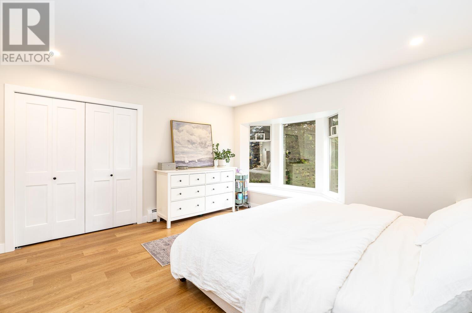 Listing Picture 23 of 24 : 8850 LARKFIELD DRIVE, Burnaby / 本拿比 - 魯藝地產 Yvonne Lu Group - MLS Medallion Club Member