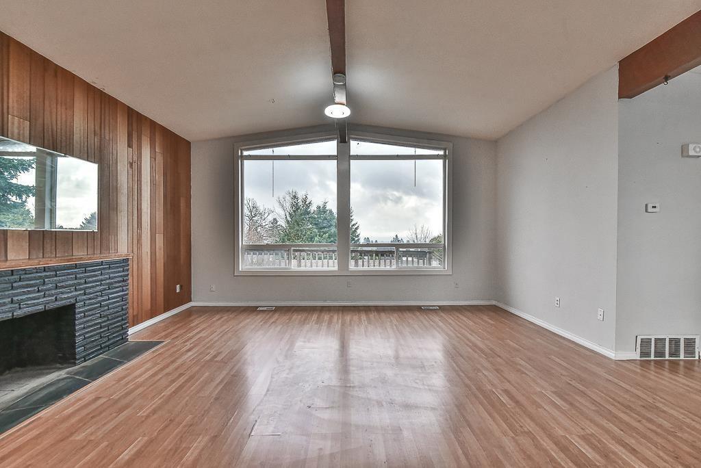Property at 32976 12TH AVENUE image 2