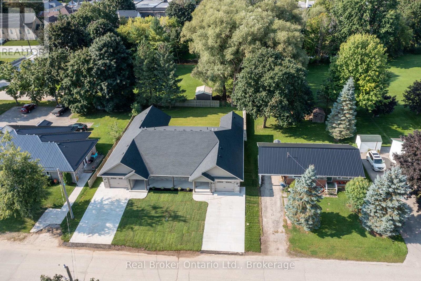 92 & 94 King Street S, Minto, Ontario  N0G 1Z0 - Photo 2 - X11970169