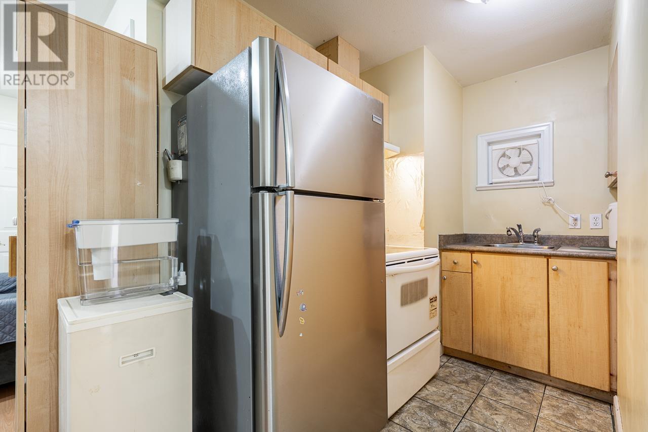 Listing Picture 26 of 30 : 1866 NANAIMO STREET, Vancouver / 溫哥華 - 魯藝地產 Yvonne Lu Group - MLS Medallion Club Member