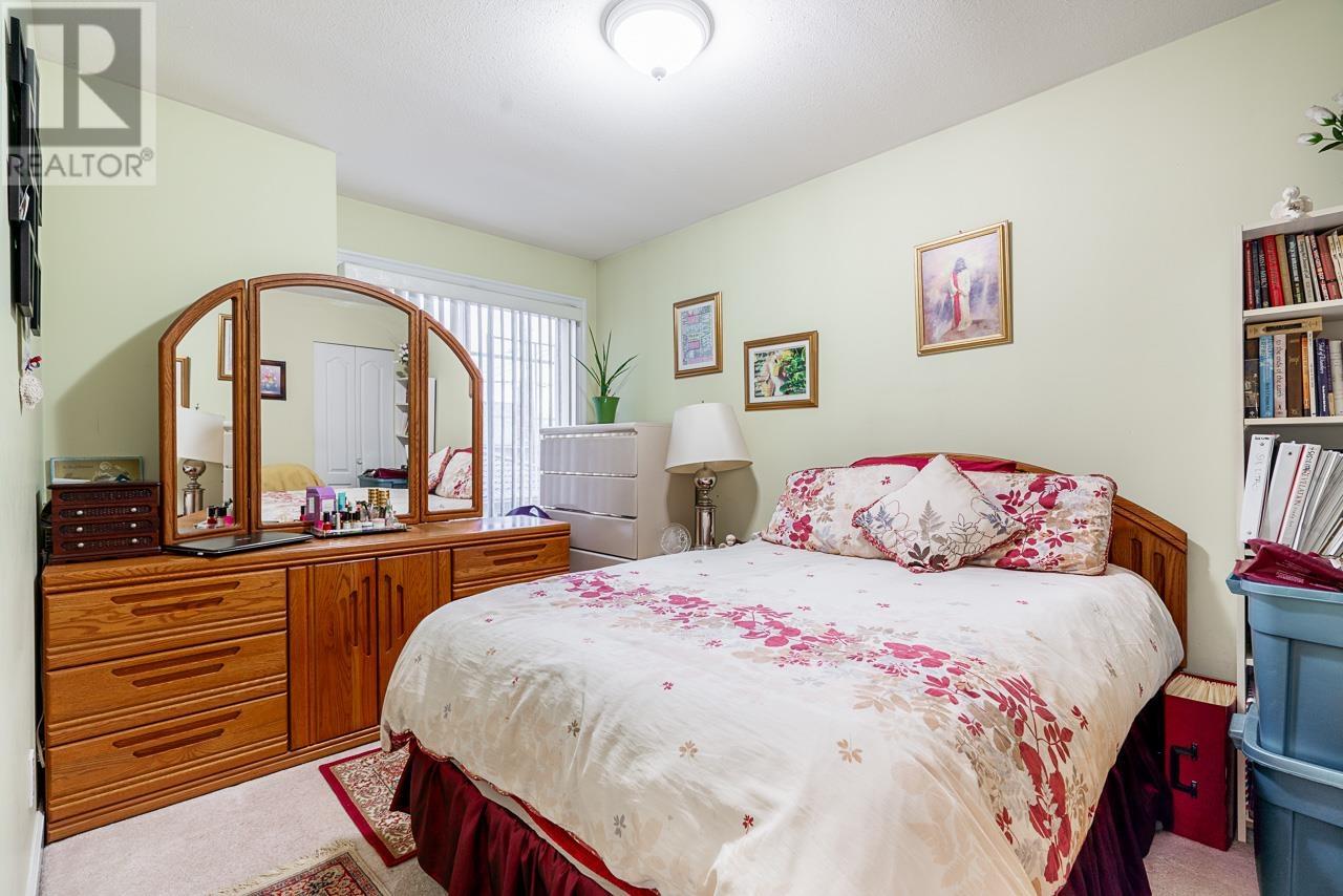 Listing Picture 19 of 30 : 1866 NANAIMO STREET, Vancouver / 溫哥華 - 魯藝地產 Yvonne Lu Group - MLS Medallion Club Member