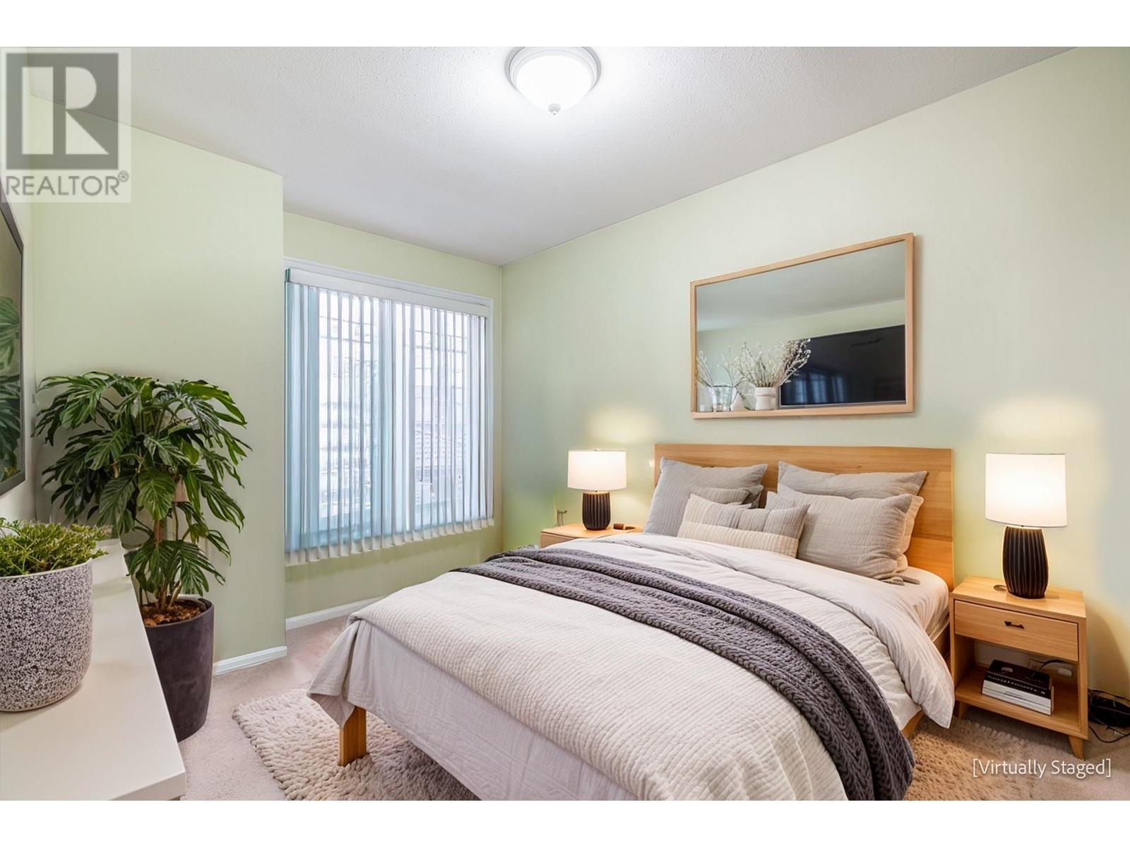 Listing Picture 4 of 30 : 1866 NANAIMO STREET, Vancouver / 溫哥華 - 魯藝地產 Yvonne Lu Group - MLS Medallion Club Member