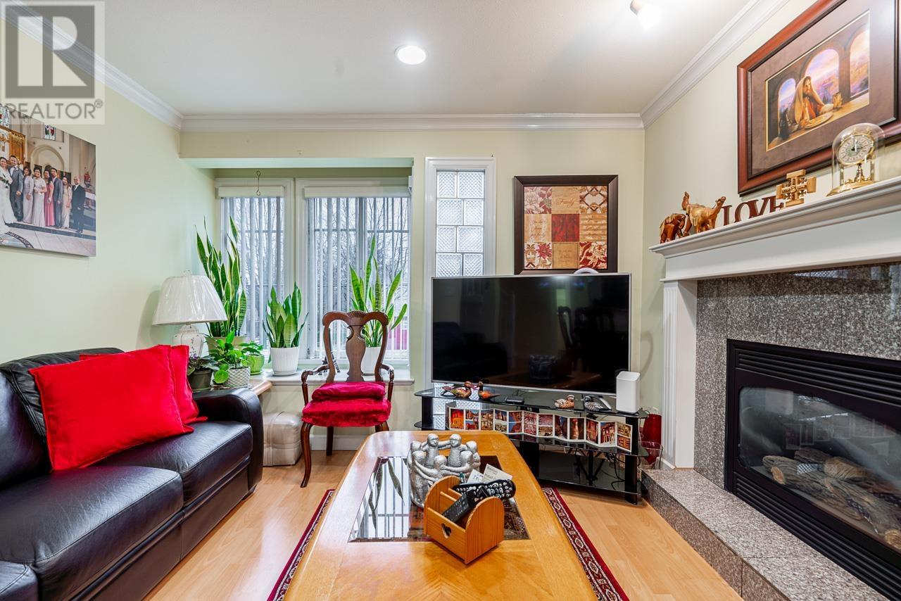 Listing Picture 13 of 30 : 1866 NANAIMO STREET, Vancouver / 溫哥華 - 魯藝地產 Yvonne Lu Group - MLS Medallion Club Member