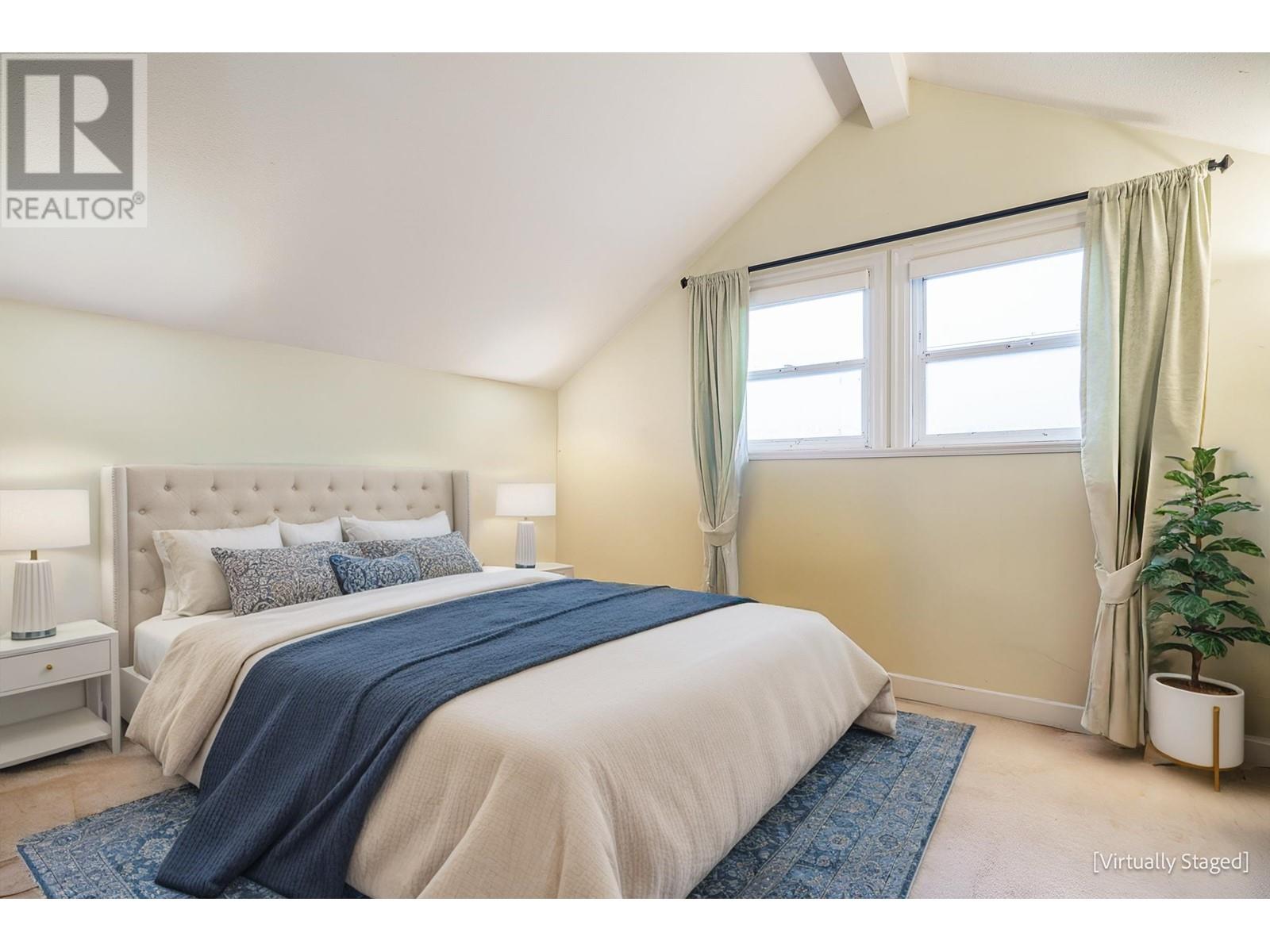 Listing Picture 3 of 30 : 1866 NANAIMO STREET, Vancouver / 溫哥華 - 魯藝地產 Yvonne Lu Group - MLS Medallion Club Member