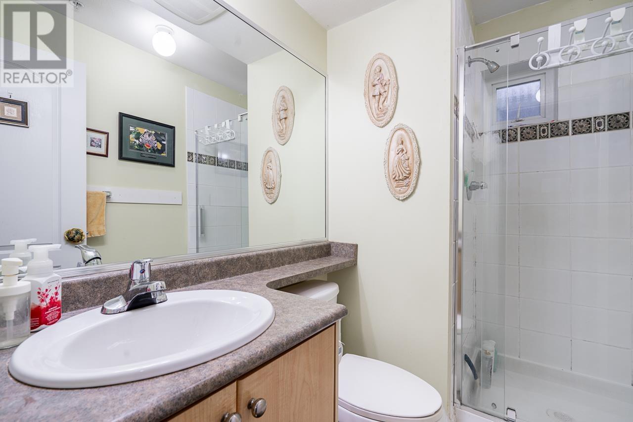 Listing Picture 21 of 30 : 1866 NANAIMO STREET, Vancouver / 溫哥華 - 魯藝地產 Yvonne Lu Group - MLS Medallion Club Member