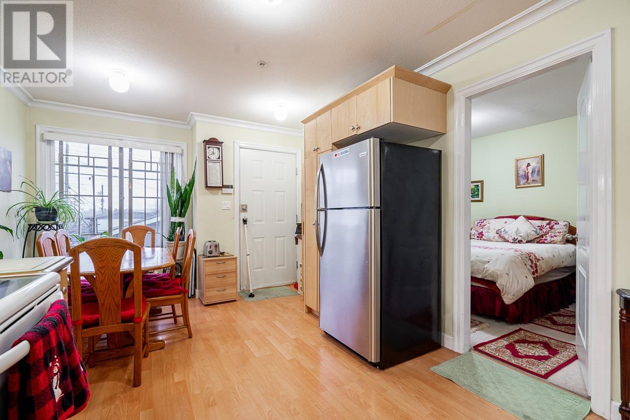 Listing Picture 12 of 30 : 1866 NANAIMO STREET, Vancouver / 溫哥華 - 魯藝地產 Yvonne Lu Group - MLS Medallion Club Member