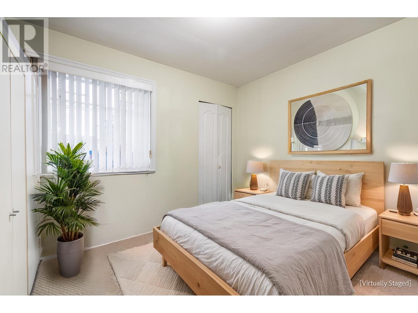 Listing Picture 6 of 30 : 1866 NANAIMO STREET, Vancouver / 溫哥華 - 魯藝地產 Yvonne Lu Group - MLS Medallion Club Member