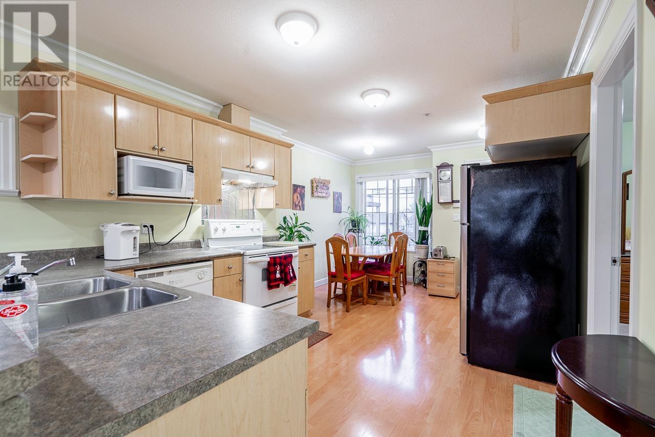 Listing Picture 7 of 30 : 1866 NANAIMO STREET, Vancouver / 溫哥華 - 魯藝地產 Yvonne Lu Group - MLS Medallion Club Member