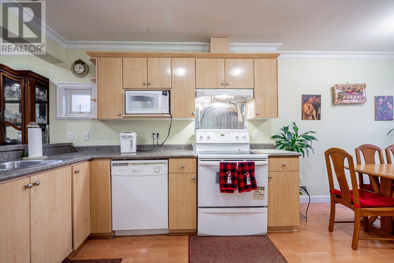 Listing Picture 8 of 30 : 1866 NANAIMO STREET, Vancouver / 溫哥華 - 魯藝地產 Yvonne Lu Group - MLS Medallion Club Member