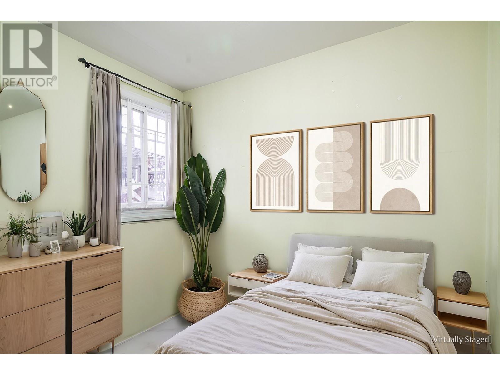 Listing Picture 2 of 30 : 1866 NANAIMO STREET, Vancouver / 溫哥華 - 魯藝地產 Yvonne Lu Group - MLS Medallion Club Member