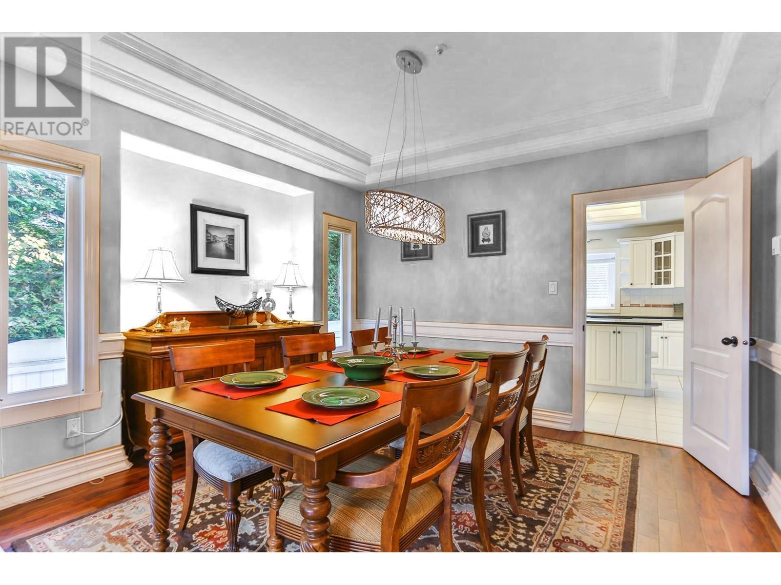 Listing Picture 3 of 22 : 2868 W 36TH AVENUE, Vancouver / 溫哥華 - 魯藝地產 Yvonne Lu Group - MLS Medallion Club Member