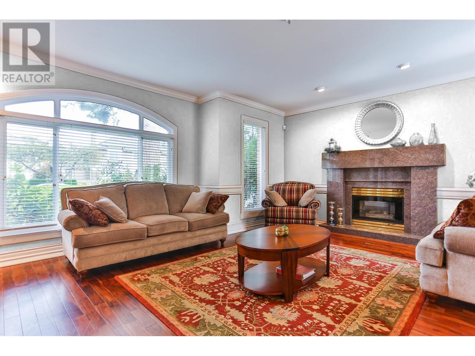 Listing Picture 2 of 22 : 2868 W 36TH AVENUE, Vancouver / 溫哥華 - 魯藝地產 Yvonne Lu Group - MLS Medallion Club Member