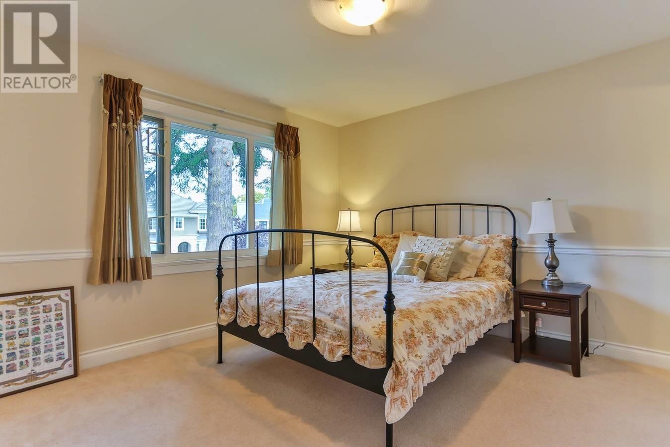 Listing Picture 14 of 22 : 2868 W 36TH AVENUE, Vancouver / 溫哥華 - 魯藝地產 Yvonne Lu Group - MLS Medallion Club Member