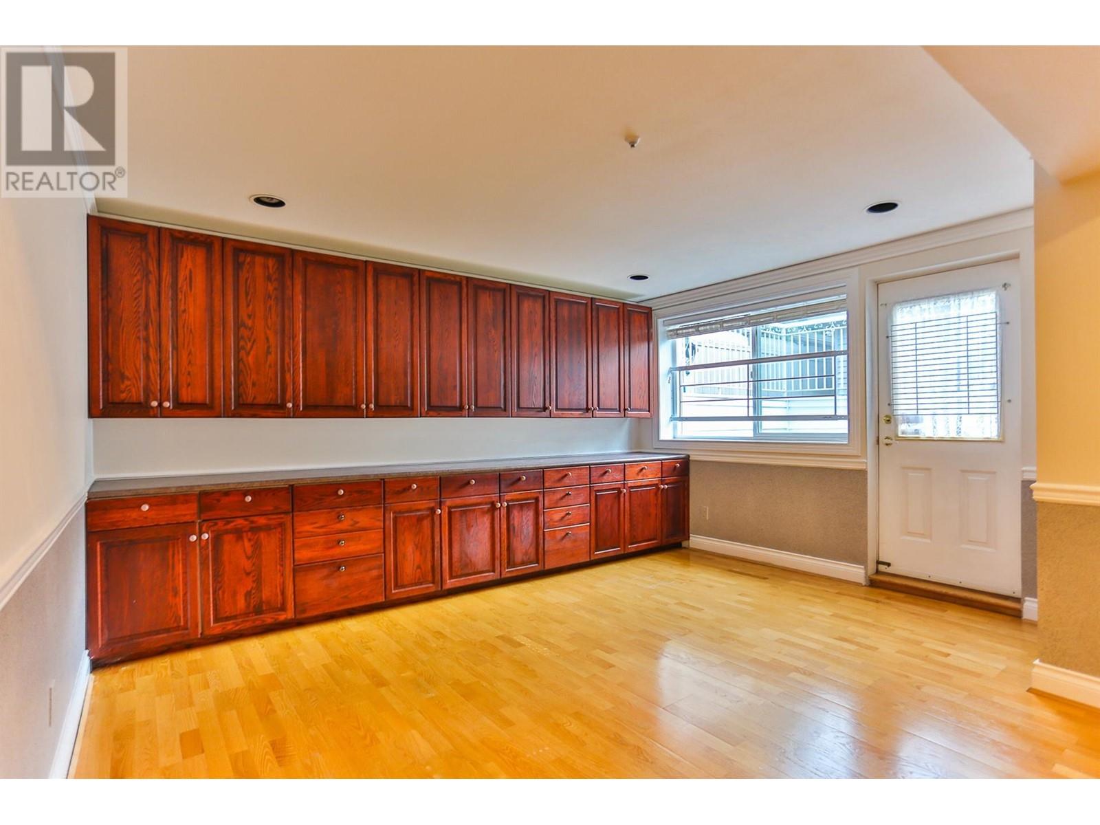 Listing Picture 15 of 22 : 2868 W 36TH AVENUE, Vancouver / 溫哥華 - 魯藝地產 Yvonne Lu Group - MLS Medallion Club Member