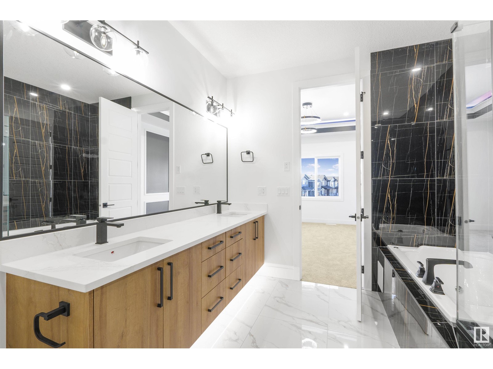Property at 3513 42 AV image 5
