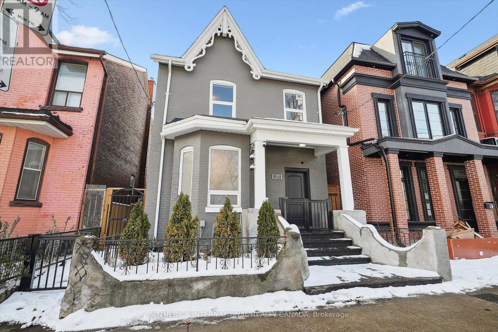 Property at 290 BATHURST STREET image 3
