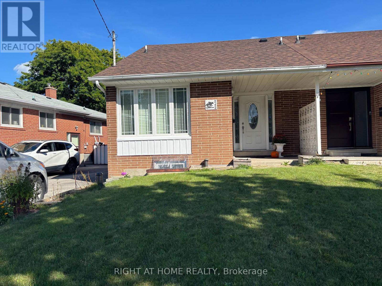 242 ROYWOOD DRIVE, Toronto, Ontario