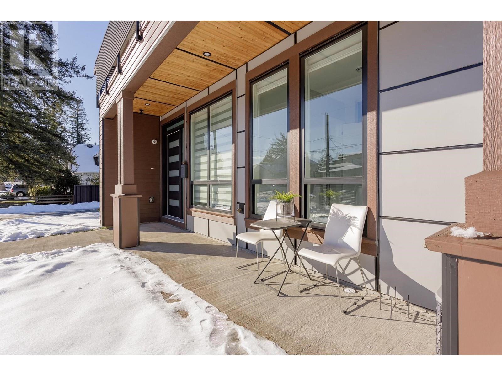 836 Macintosh Street, Coquitlam, British Columbia  V3J 4Z2 - Photo 3 - R2966003