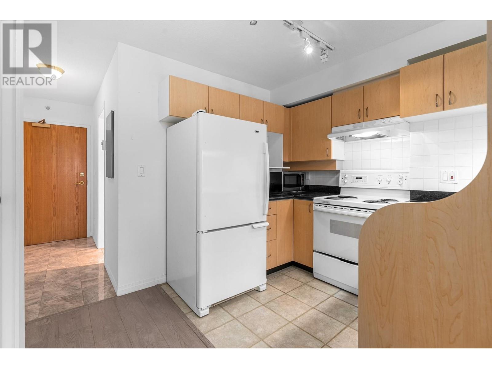 Listing Picture 10 of 16 : 502 6611 COONEY ROAD, Richmond / 烈治文 - 魯藝地產 Yvonne Lu Group - MLS Medallion Club Member